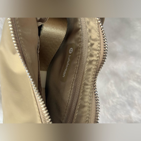 Lululemon shoulder crossbody bag - Picture 2 of 5